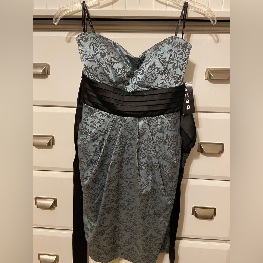 Size 7 party cocktail dress in light blue